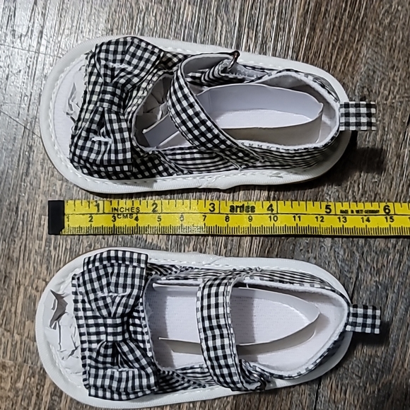 NWT New baby sandals rubber soles lots of grip size 120 checkered with front bow - Picture 10 of 11